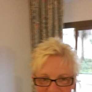 Julie249976