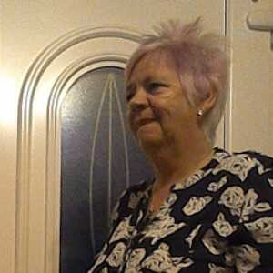 Yvonne383915
