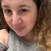 Lesleygore30d4c4