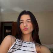Rosesinglewoman