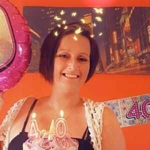 Lindsay705859