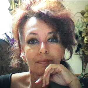 GlamorousEmpowerer1526c