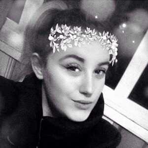 Hollie1998
