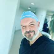 Dr Robert