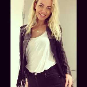 Stephanie242102