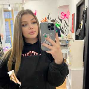 AttractiveLegendedbhgh