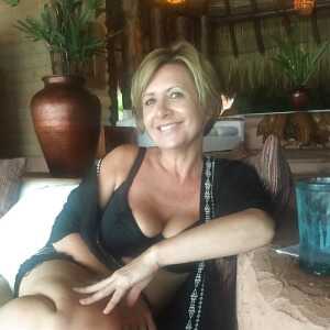 EasygoingSocialite35d21