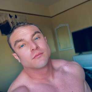 AttractiveStylist693fe3