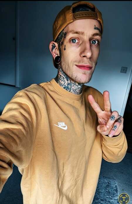 Ant profile photo