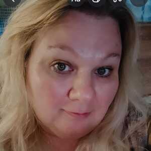 GlamorousPainter45f22b