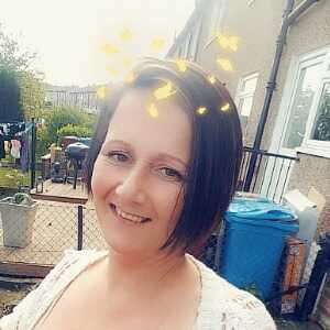 Lindsay705859