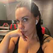 angiehenni793