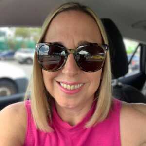 GlamorousWriter704cda