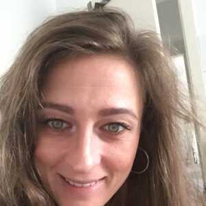 Laura48