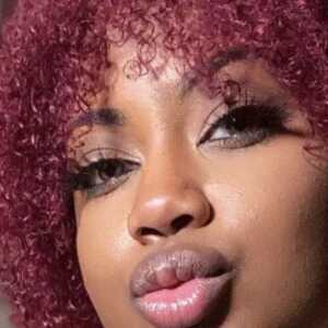 GlamorousPainter97c72