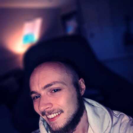 charliew05 profile photo