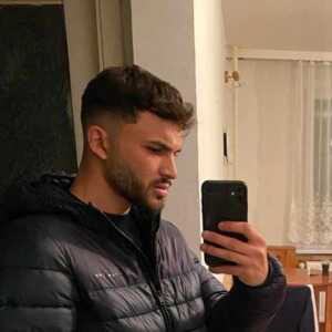 LoyalSensualeiafej
